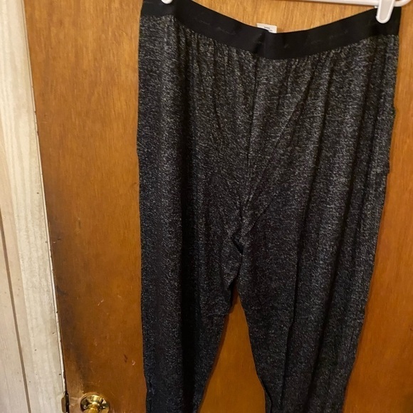 Pink sweats - Picture 1 of 3